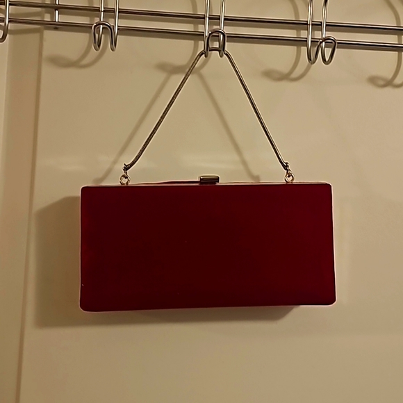 Vintage Velvet Bag w/Chain Handle, Blood Red, Metal Clasp Pull Up-Down Closure - Picture 4 of 7